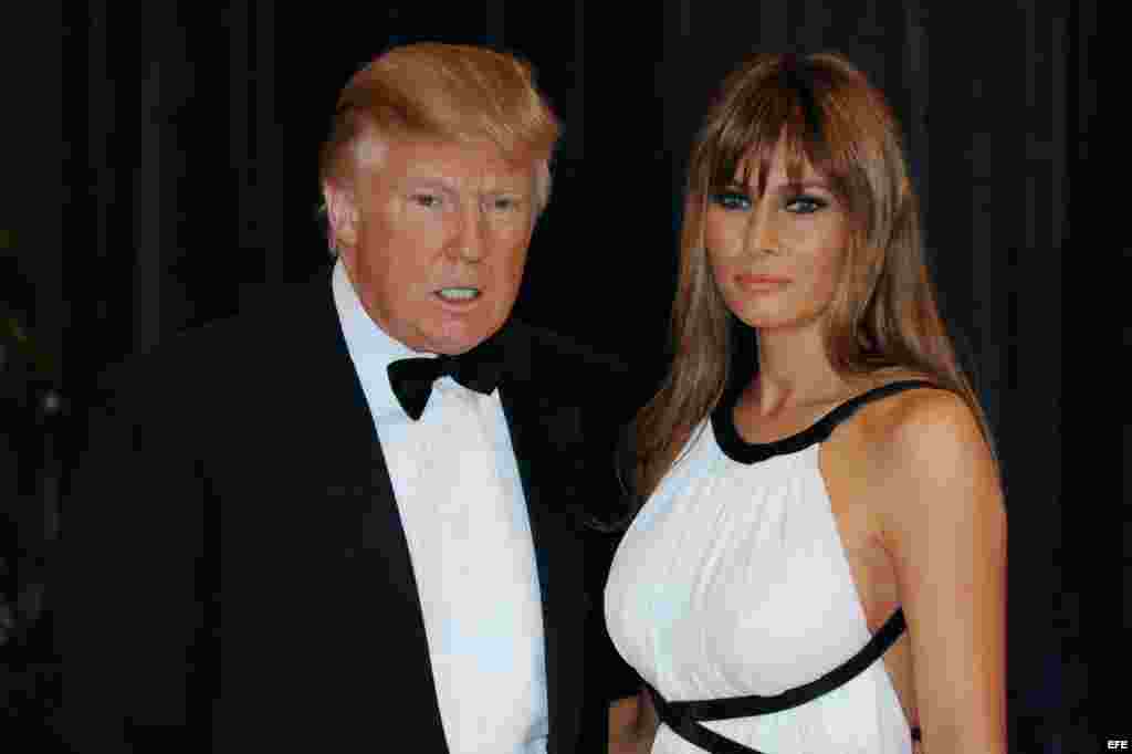 Trump y su esposa Melania a su llegada a la Cena de la Asociación de Corresponsales de la Casa Blanca, en abril de 2011.