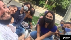 El grupo de jóvenes se había reunido en el parque para socializar luego de intercambiar durante meses en Facebook. (Foto: @mjorgec1994)