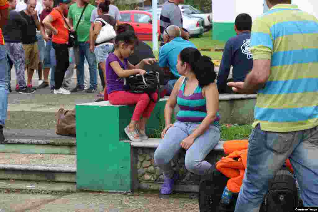 Cubanos en Tapachula. (Cortesía Agencia Quadratín)