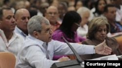 Homero Acosta en el Congreso del PCC