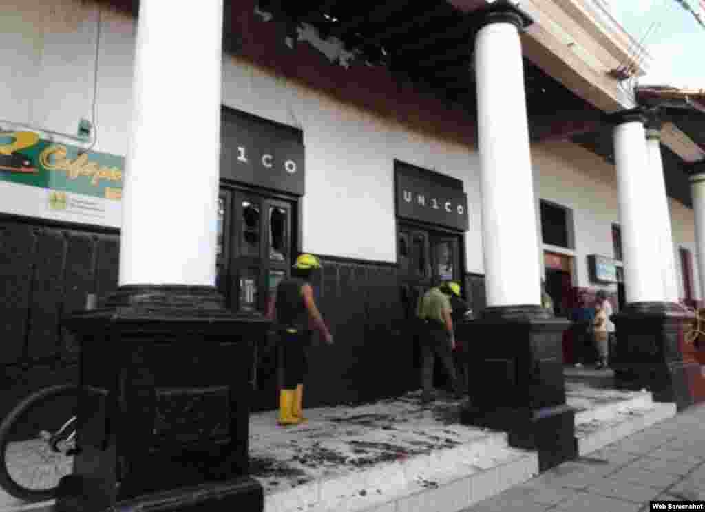 El incendio empezó en el Café Pinar.