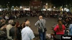 Independentistas catalanes en una reunión del Comité de Defensa del Referéndum (CDR).