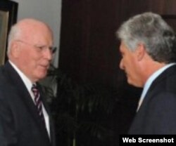 Patrick Leahy de visita en Cuba junto a Miguel Díaz-Canel (Foto: Archivo).