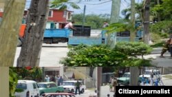 Asedio a sede de Damas de Blanco en Lawton, La habana Fotos de Angel Moya