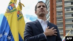 Juan Guaidó jura como presidente de Venezuela