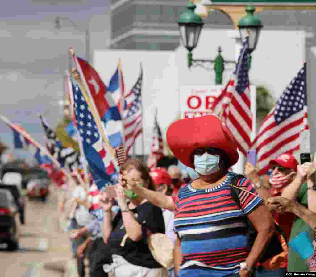 Caravana por la Libertad y la Democracia en Miami.