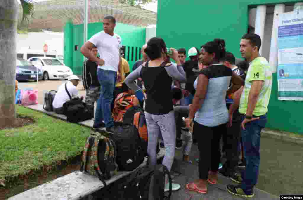 Cubanos en Tapachula. (Cortesía Agencia Quadratín)