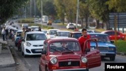 Las autoridades intentan modernizar su envejecido parque automotor.