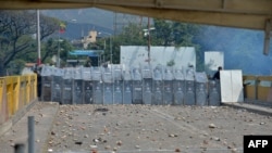 Policia Venezolana cierra puente internacional Simón Bolívar en la frontera colombo-venezolana.