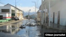 Grandes salideros de agua en el poblado de Vueltas