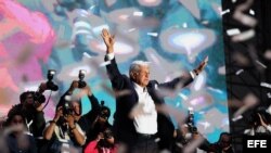 Miles de mexicanos celebran la victoria de López Obrador