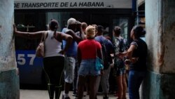 Continúa la escasez en el transporte, alimentos y los servicios en Cuba