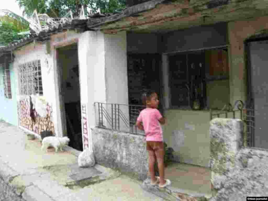 Periodista independiente reporta en twitter imágenes de la vida cotidiana en el barrio habanero de Marianao.