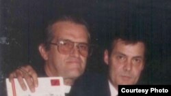 El padre Loredo junto a Nicolás Pérez Diez-Argüelles (2do de izq. a der.). 