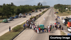 Carreras de autos clandestinas en Cuba, filmadas en Havana Motor Club.