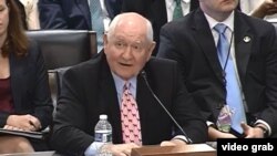 El secretario de Agricultura Sonny Perdue responde a preguntas del Comité para ese tema en la Cámara de Representantes.