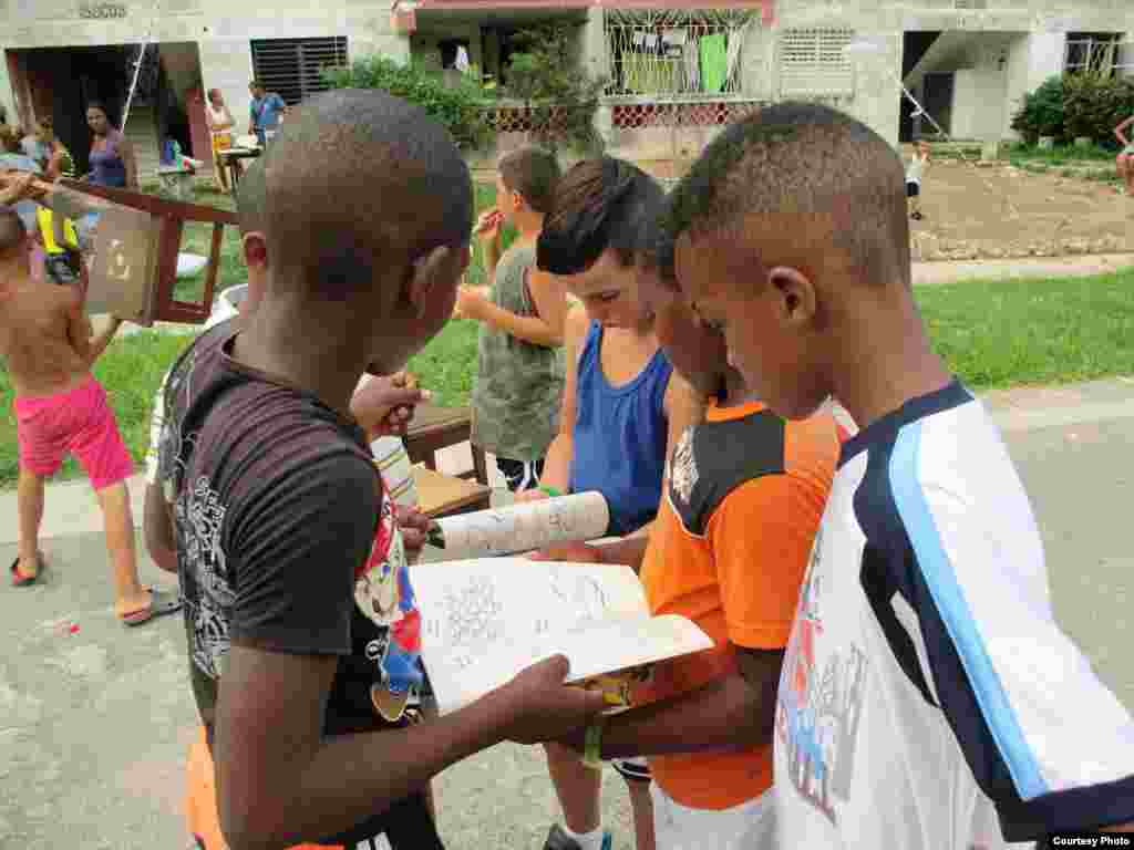 Fiesta con los niños de Alamar