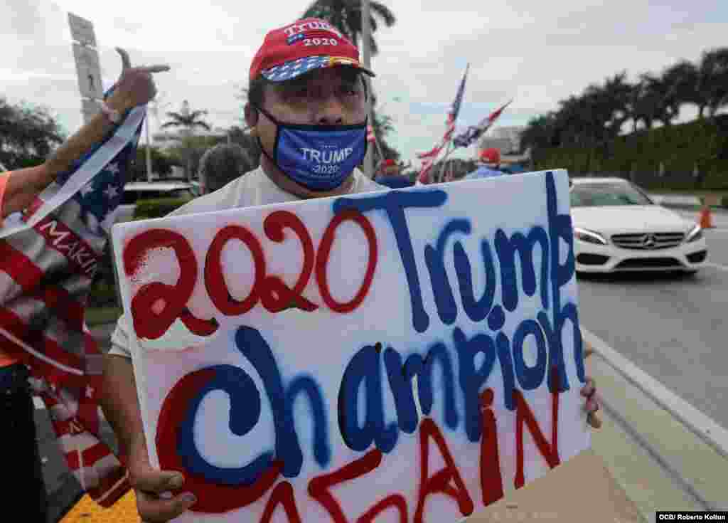 El nicarag&#252;ense Denis P&#233;rez junto a otros exiliados brinda su apoyo al presidente Trump durante su visita este viernes a la ciudad del Doral