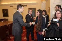 Yoani Sánchez con los senadores Marco Rubio y Bob Menéndez