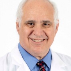 Dr. José Cisneros, radiólogo y especialista en biomedicina.