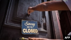 El cartel del "cerrado" en una paladar en La Habana. (Adalberto Roque/AFP)