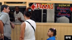 Un negocio de venta de pizza en La Habana.