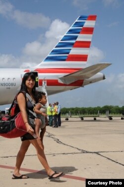 Llegada del vuelo 903 de American Airlines a Cienfuegos, el primero regular de la línea a Cuba en 55 años.