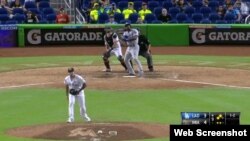 Yasiel Puig pegó su segundo jonrón de la noche frente a los Miami Marlins.