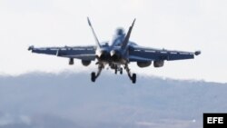 Un Boeing EA-18G Growler despega de la base de Gunsan durante las maniobras llamadas "Vigilant ACE", en Corea del Sur.