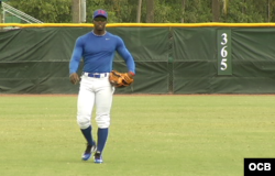 El ex jardinero central de Ciego de Ávila, Rusney Castillo, fue observado este sábado, en Miami Florida, por los buscadores de talentos (scouts) de las Grandes Ligas.