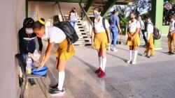 Según el diario Invasor, que la atribuye a Alejandro García, esta foto fue tomada en la secundaria básica José Martí, de la ciudad de Ciego de Ávila.