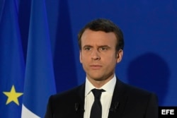 Emmanuel Macron pronuncia un discurso tras su victoria en la segunda vuelta de las presidenciales en Francia.