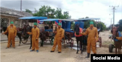 En Cuba han tenido que utilizar coches de caballos como ambulancias.