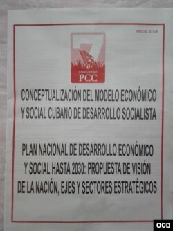 Portada del folleto que recoge los dos documentos aprobados por el VII Congreso del PCC.