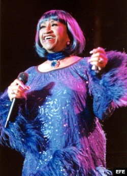 La cantante cubana Celia Cruz durante un concierto. (Archivo)