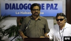 Iván Márquez y Jesús Sántrich, enviados de las FARC a las charlas de paz de La Habana.