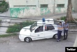 Operativo policial este domingo, 17 de septiembre, frente a la sede de las Damas de Blanco, en Lawton.