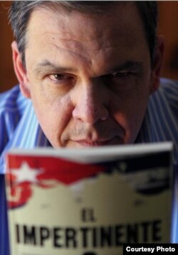 Juan Manuel Cao presentará "El impertinente" en el salón 3314 de la Feria del Libro de Miami, edificio 3, piso 3, a las 4:15 p.m., el 21 de noviembre.