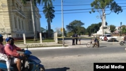 Tribunal Provincial de Villa Clara, acordonado por la policía. (Foto: Archivo/Facebook)