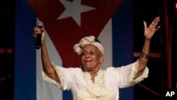 La cantante cubana Omara Portuondo, de 93 años