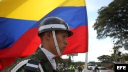 Ejército de Colombia realiza operativo de seguridad en el día previo a las elecciones.