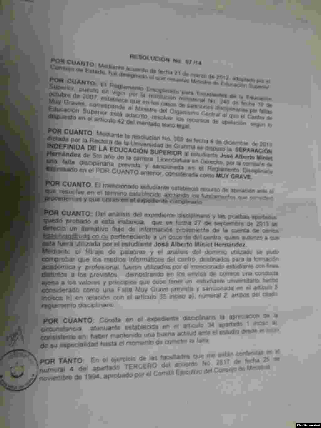 Copia fascimilar de la Resolución ministerial con que expulsan al estudiante José Alberto Miniet.