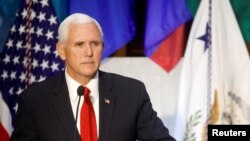 El vicepresidente de EEUU, Mike Pence, durante su discurso en la 49 Conferencia de las Américas, en Washington. 