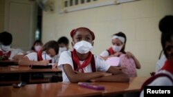 A partir del 15 de marzo comenzará en Sancti Spíritus el segundo semestre del curso escolar con las teleclases. (REUTERS/Alexandre Meneghini)