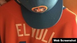 Yulieski Gurriel, uniforme.