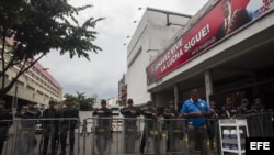 Guardias Nacionales en las afueras del Palacio de Justicia (14 de octubre de 2014, Caracas).