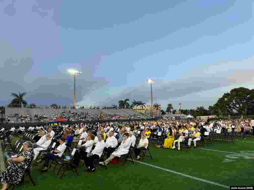 Celebración a la Virgen de la Caridad del Cobre con Misa Solemne, en el estadio Milander Park, de Hialeah. 