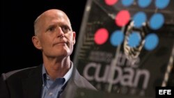 El gobernador de la Florida, Rick Scott en el Museo de la Diáspora Cubana. (Archivo)