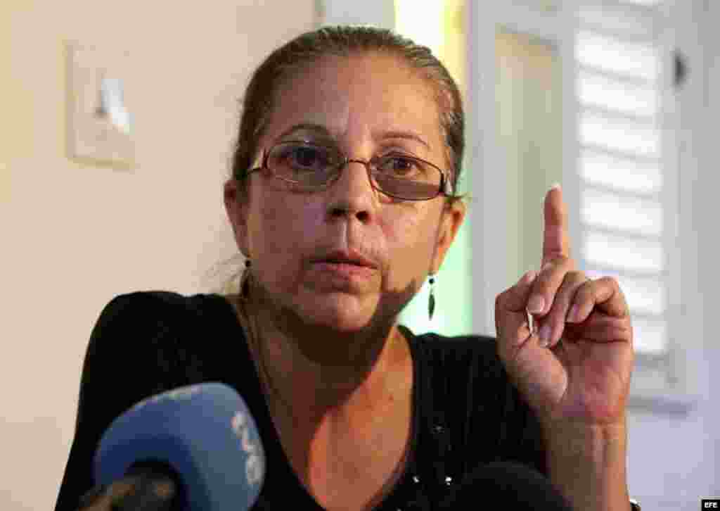 Familia Pay&aacute; durante una rueda de prensa en La Habana, Cuba