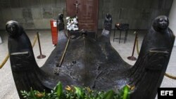 Tumba de monseñor Romero, en el interior de la Catedral Metropolitana en San Salvador.